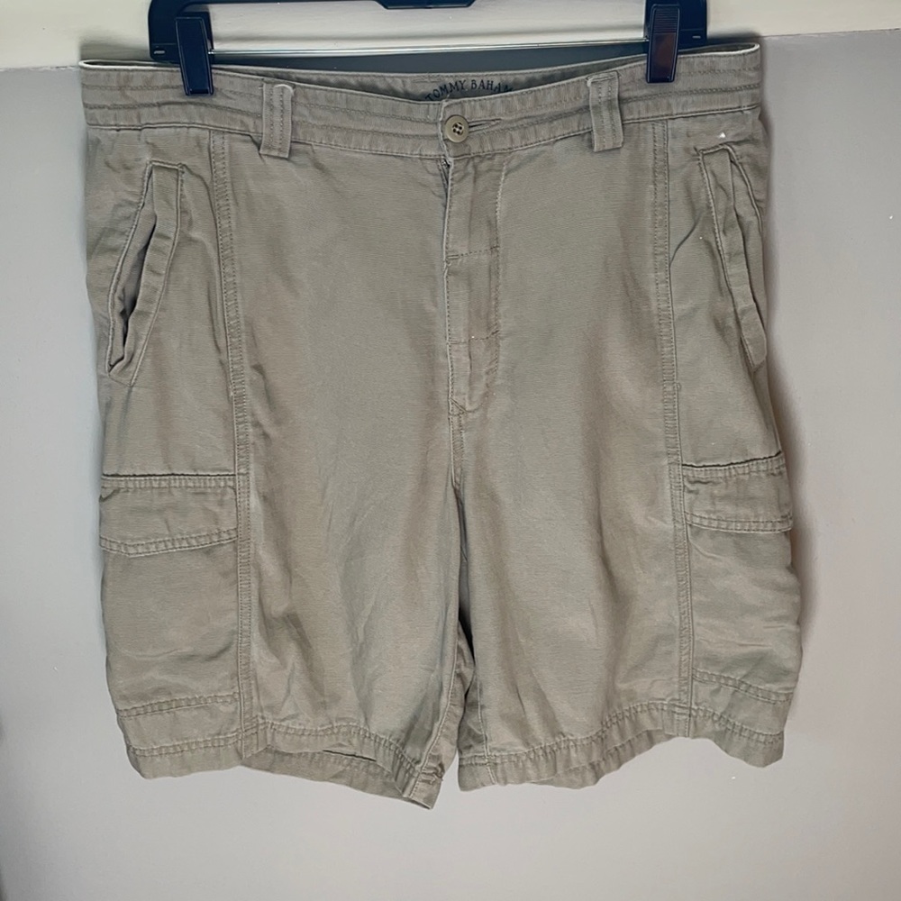 Tommy Bahama men’s cargo shorts